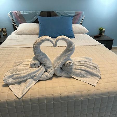 Lux Apartment Next To The Sea พีเรียส ภายนอก รูปภาพ